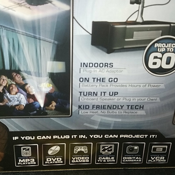 Eye Clops Mini Projector Movie Projector - Picture 6 of 6